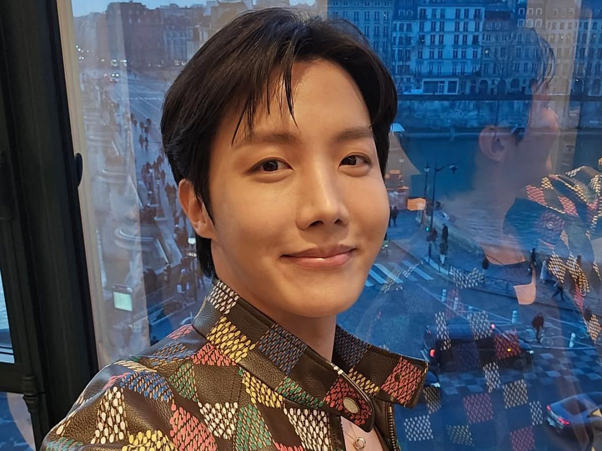 Fans react to j-hope