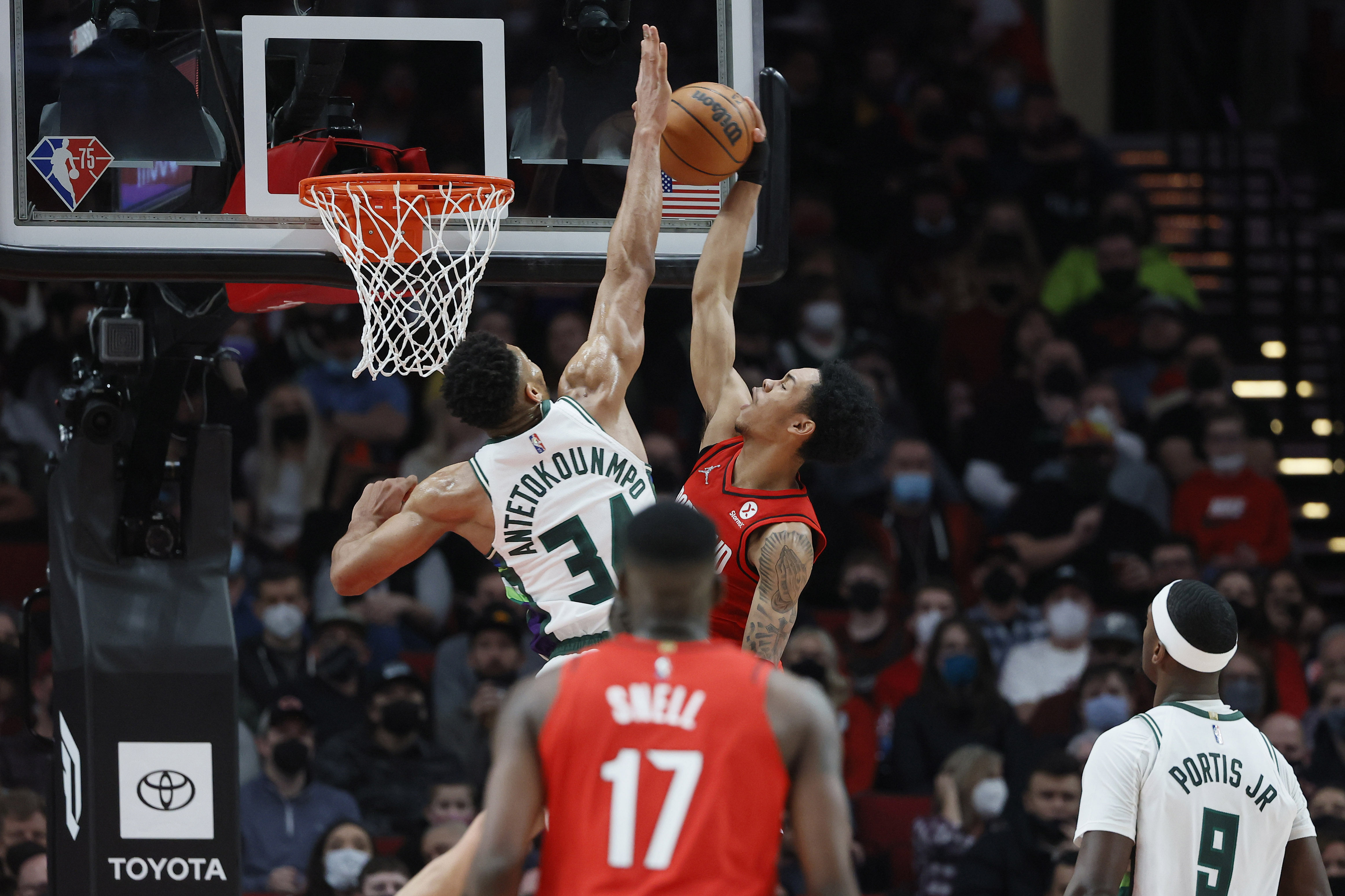 NBA: Milwaukee Bucks at Portland Trail Blazers - Source: Imagn