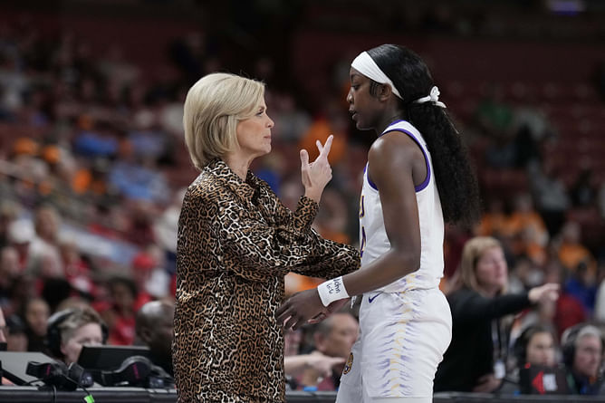 "Coach Mulkey fit? Terrible!": $1.5 million NIL-valued Flau'jae Johnson playfully reviews Kim Mulkey's funky outfit