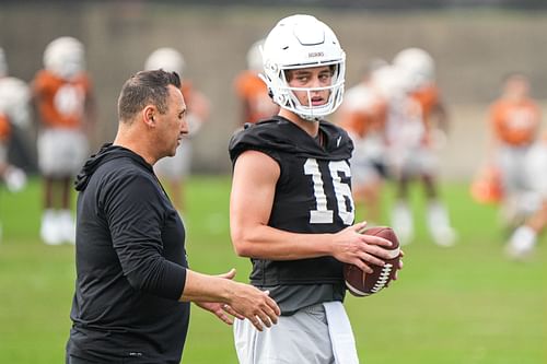 Texas coach Steve Sarkisian (L) with QB Arch Manning - Source: Imagn