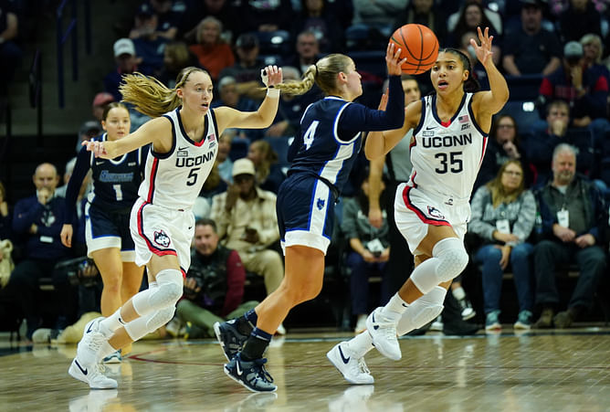 College hoops fans are ecstatic as Azzi Fudd steps up amid Paige Bueckers' struggles for UConn: "People's princess was hooping!!"
