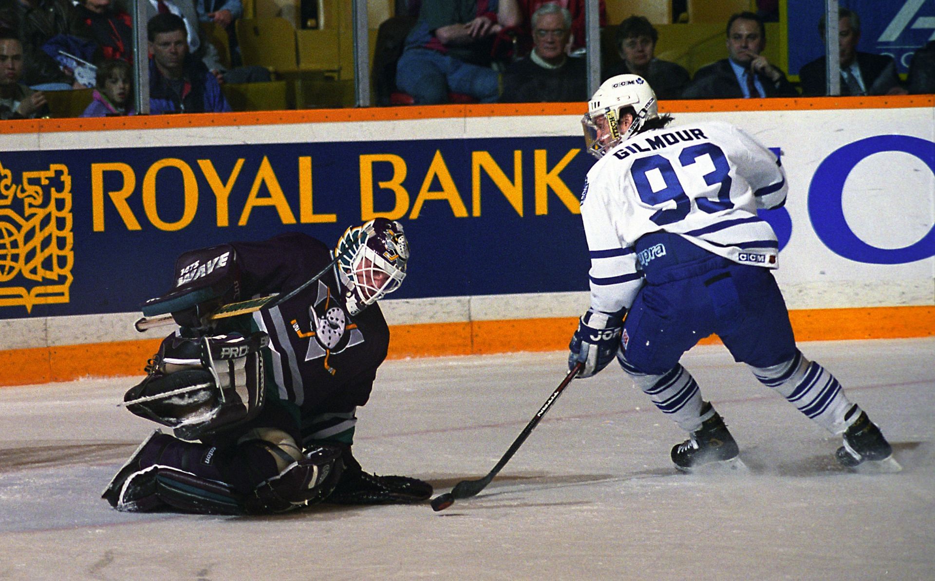 Doug Gilmour #93 in action for the Toronto Maple Leafs during an NHL game. (Credits: Getty)