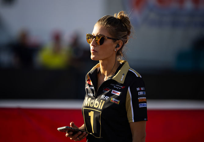 "I realized how much I do not know about motherhood": Tony Stewart's wife Leah makes reasoning clear about her 'very difficult' racing decision