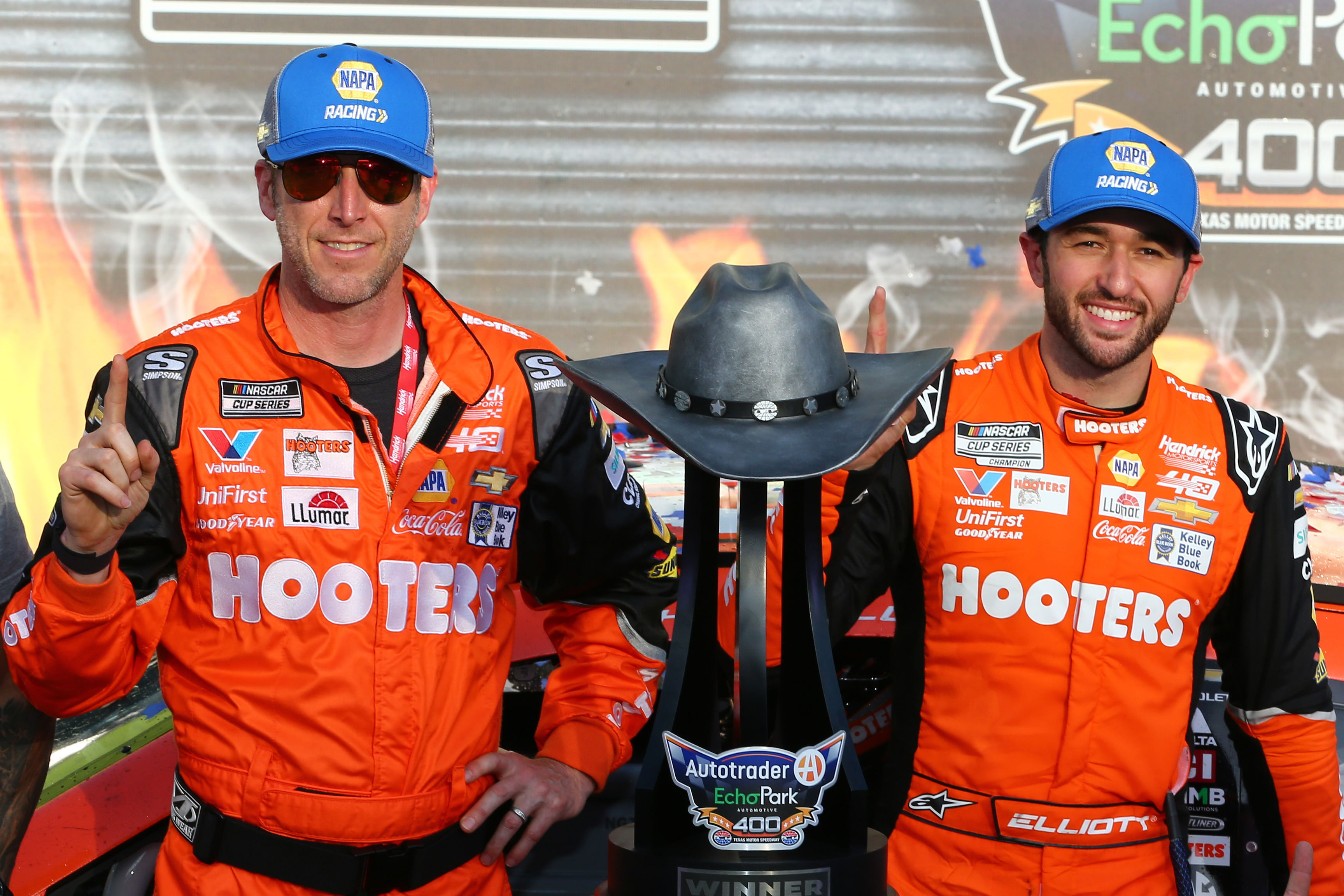 Alan Gustafson (L) and Chase Elliot (R) at the Autotrader EchoPark Automotive 400 - Source: Imagn