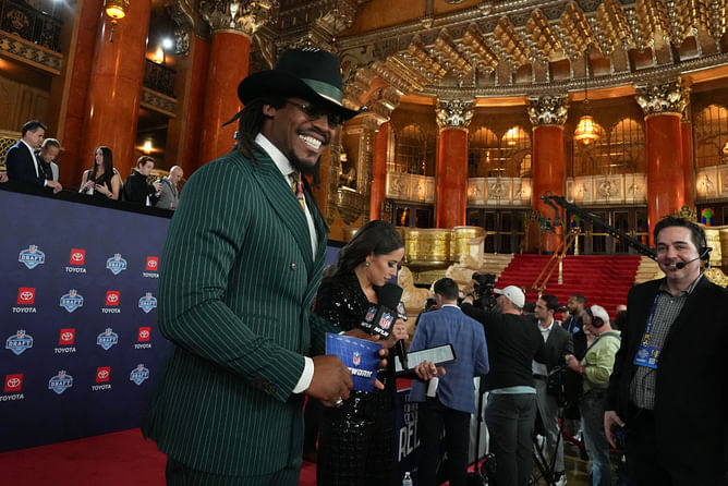 "Nobody cooking like Reggie bush" "Cam Newton the greatest": Football fans join high school footballers debating the greatest Heisman winner ever