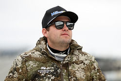 NASCAR driver Noah Gragson reshares darts ace Stephen Bunting’s legendary entrance on IG
