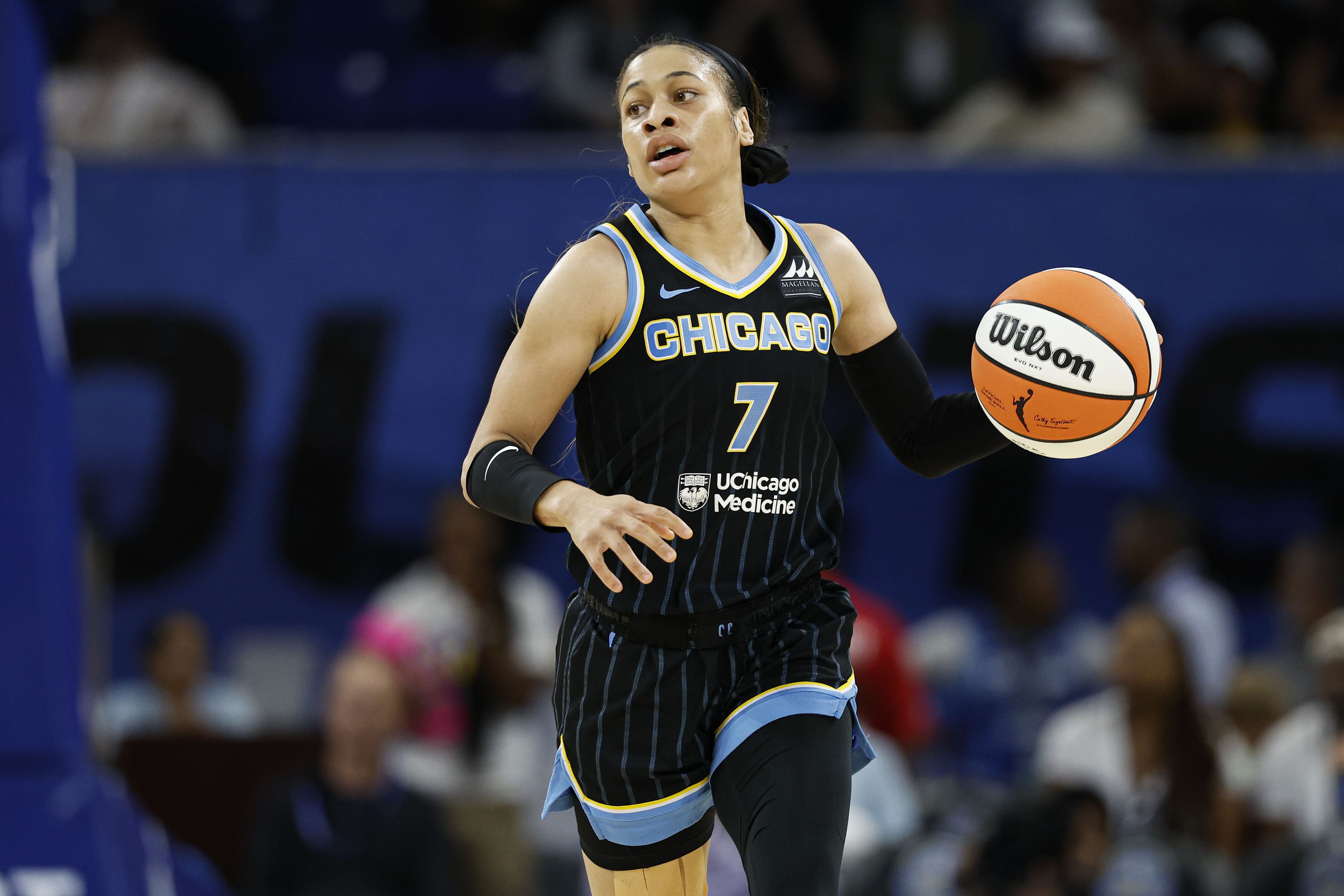 Chicago Sky general manager releases statement on Chennedy Carter. (Photo: IMAGN)