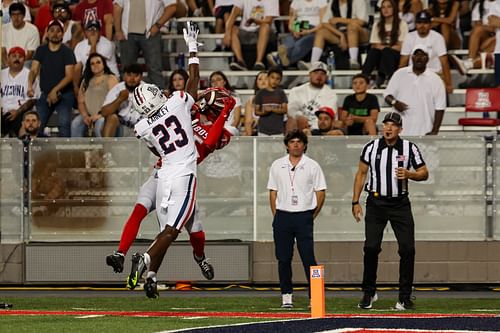 Arizona DB Emmanuel Karnley has chosen to move to Miami. (Photo Credit: IMAGN)