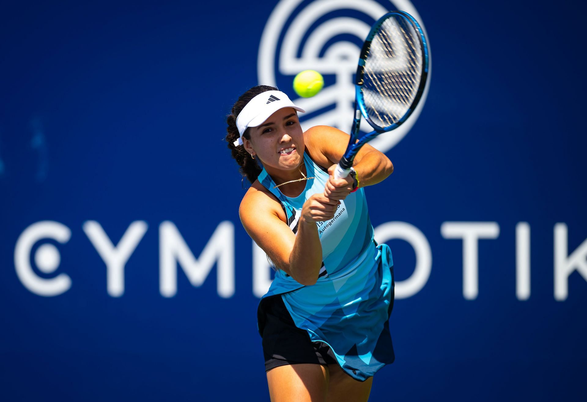 Camila Osorio in action against Maria Sakkari at the 2023 Cymbiotika San Diego Open - Day 3 - Source: Getty