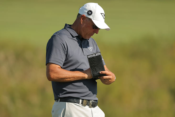 “I feel a little guilty”: Phil Mickelson comes clean and apologizes to 1M-Followed influencer for causing insecurities