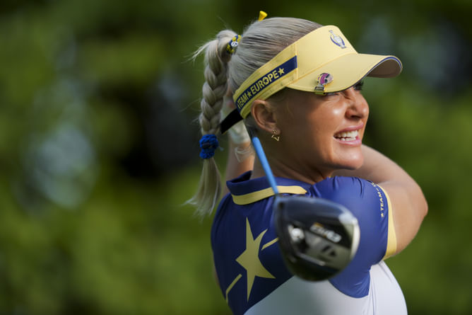 Charley Hull turns up the heat on the practice range ahead of the new season