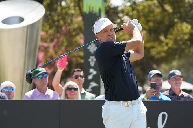 WATCH: $60m-worth LIV Golfer switches focus to simulator golf during off-season