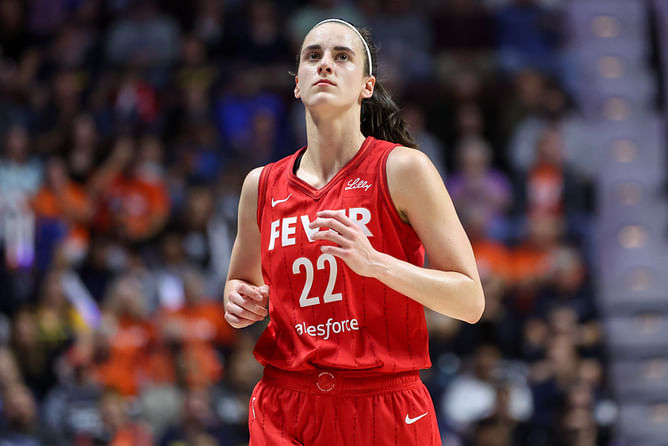"Caitlin Clark going a lil rogue right now, eh?": WNBA brand manager dishes out hot take on Fever star's Steph Curry decision