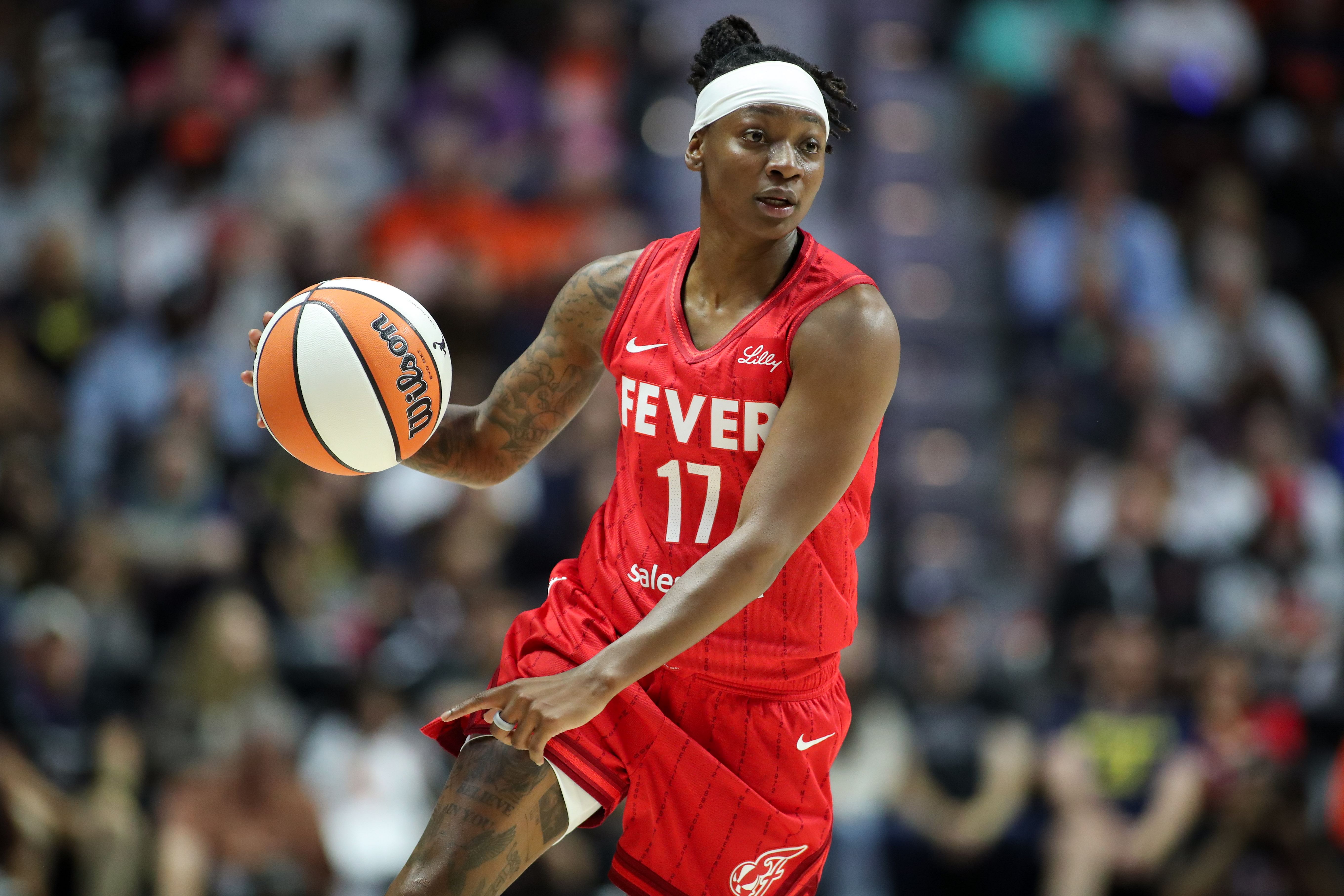 Indiana Fever guard Erica Wheeler drives to the basket against the Connecticut Sun during the 2024 WNBA Playoffs at Mohegan Sun Arena. Photo Credit: Imagn