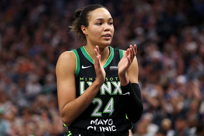 Is Napheesa Collier playing tonight against Mist BC? Latest on Lunar Owls superstar's status (Unrivaled 2025, Jan. 17)