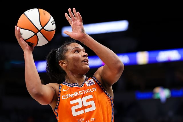 Connecticut Sun forward Alyssa Thomas (25) shoots against the Minnesota Lynx during the second half of game two of the 2024 WNBA Semi-finals at Target Center. Photo Credit: Imagn