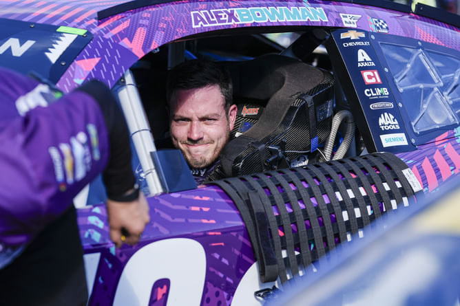“Still adjusting to how much it hurts to crash”: Alex Bowman drops his verdict on the current generation NASCAR cars