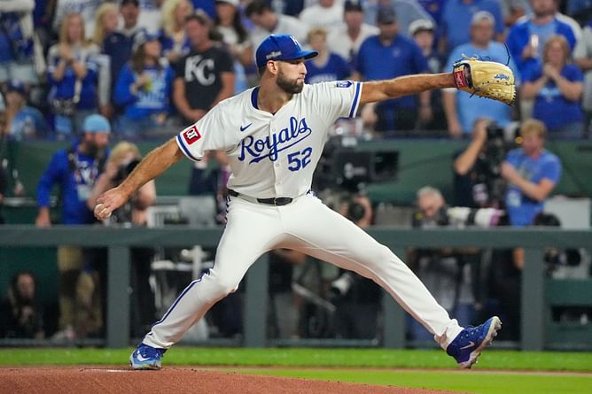 Michael Wacha's wife Sarah sends 4-word message to Royals' Michael Massey and Jane's end-of-the-year couple photoshoot