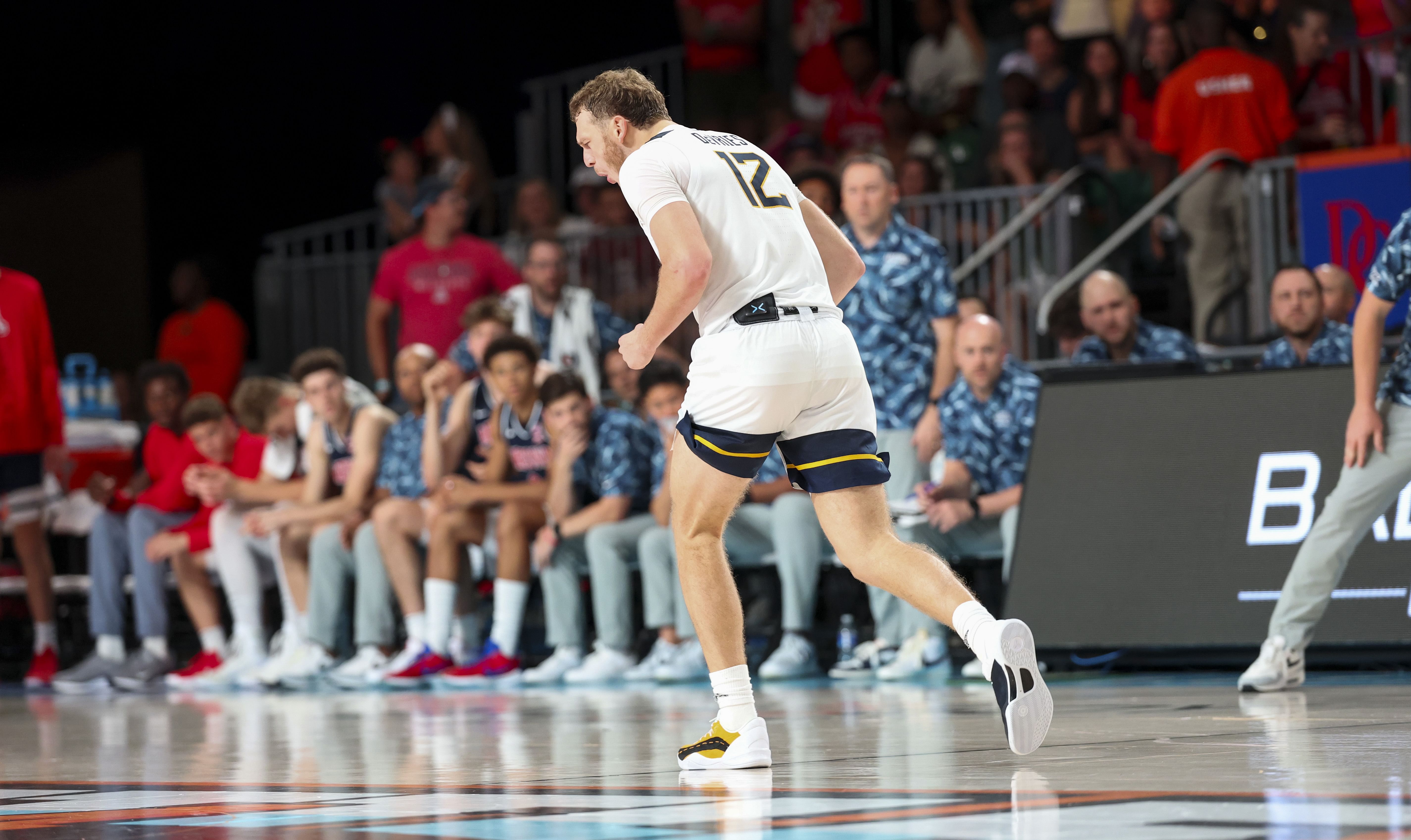 NCAA Basketball: Battle 4 Atlantis-West Virginia vs Arizona - Source: Imagn