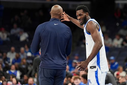 Memphis head coach Penny Hardaway and Moussa Cisse (#32) speak during their game against Arkansas State at FedExForum on Sunday, December 8, 2024. Photo: Imagn