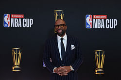 “Kenny walkin like he Big OG": Hoops fans react to former NBA champ Kenny Smith helping high school hooper win a dunk contest