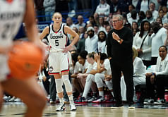 NCAA analyst commends Geno Auriemma for his “rightful arrogance”, comments on conversation with Dan Hurley