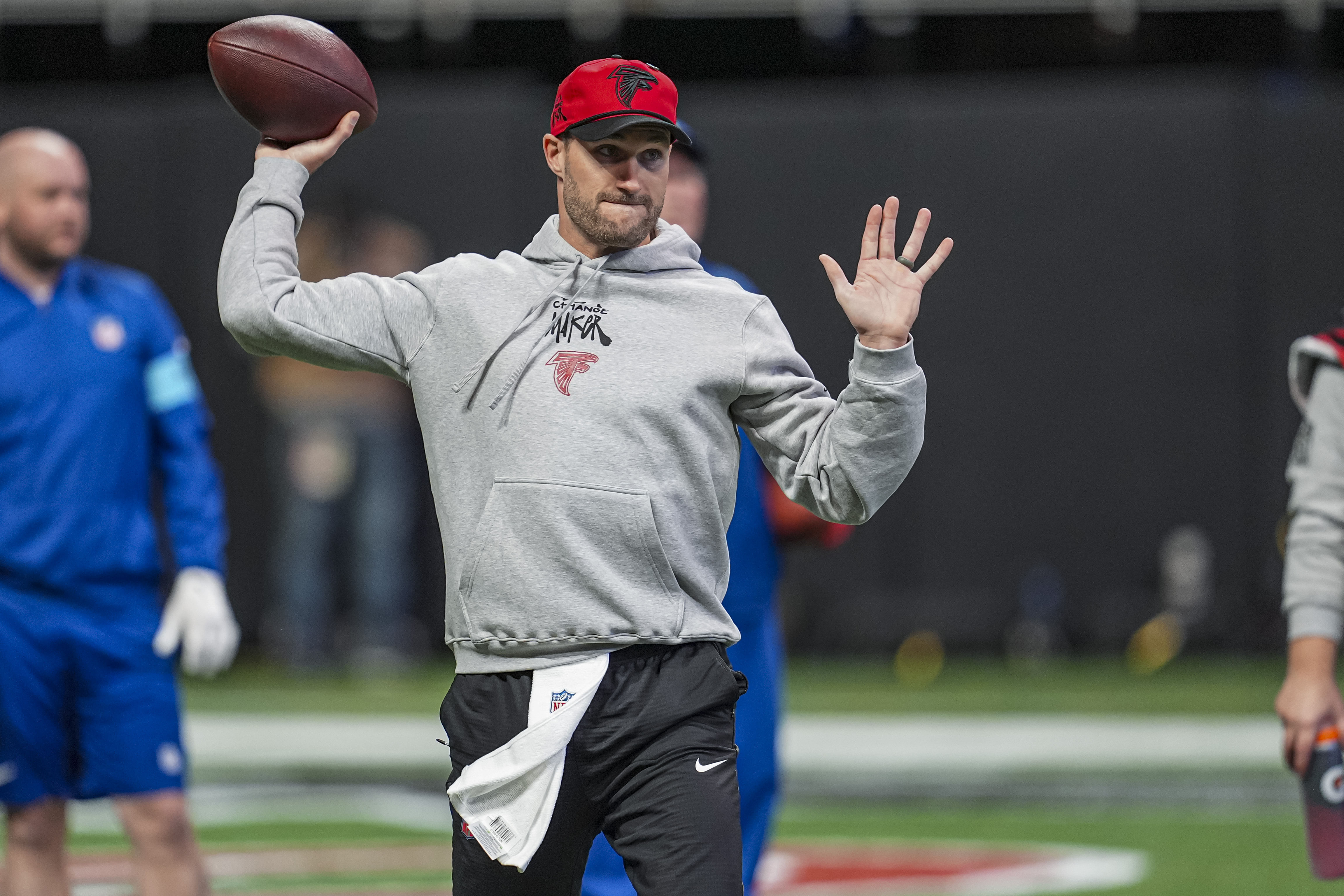 NFL: Atlanta Falcons quarterback Kirk Cousins warms up - Source: Imagn