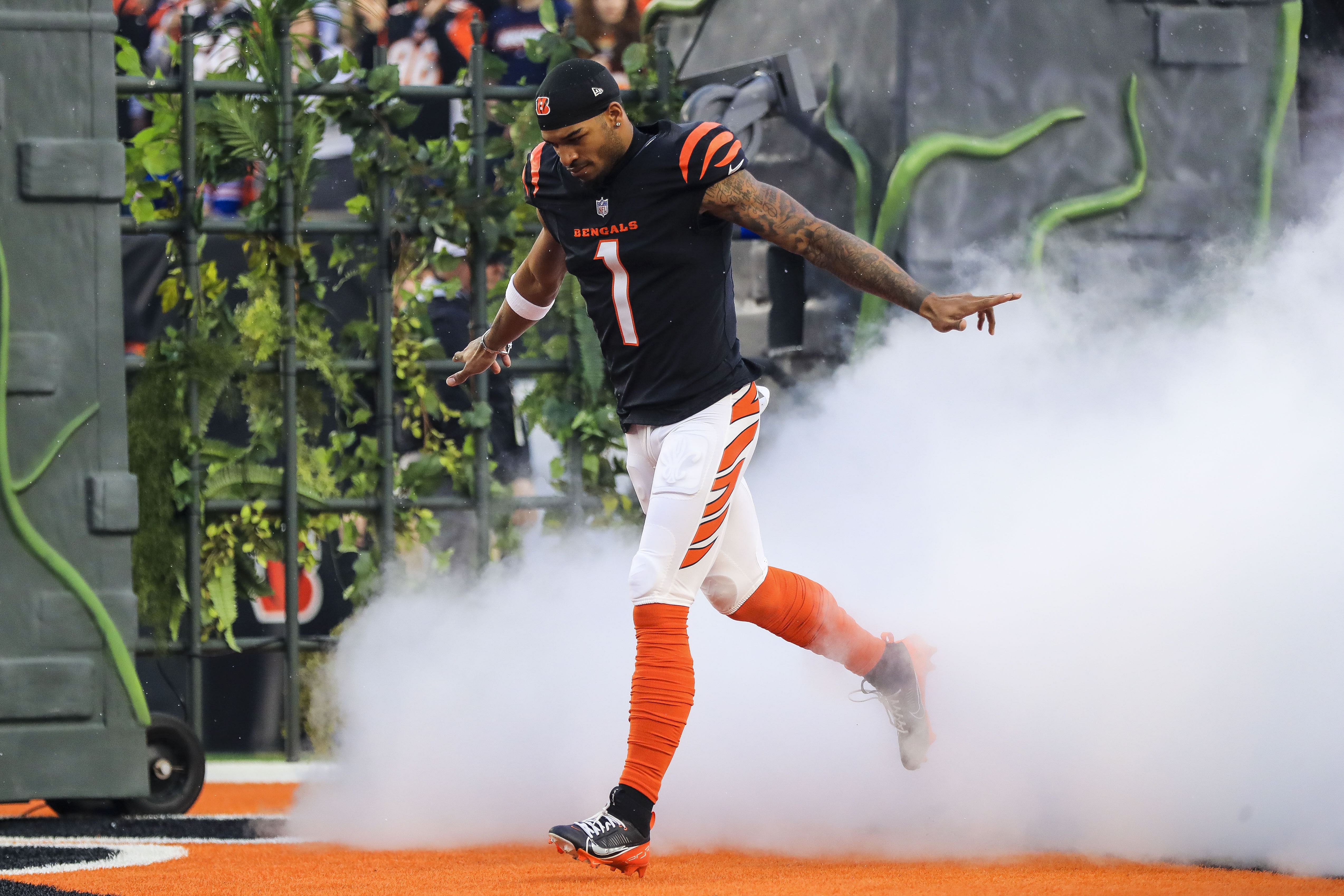 Cincinnati Bengals wide receiver Ja&#039;Marr Chase runs onto the field - Source: Imagn