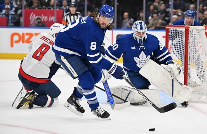 Maple Leafs' Craig Berube makes his feelings known on Chris Tanev returning to Islanders game after taking puck to face