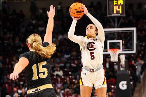 South Carolina Gamecocks guard Tessa Johnson (#5) shoots over Wofford Terriers guard Molly Masingale (#15) in the first half of their NCAA game at Colonial Life Arena. Photo: Imagn