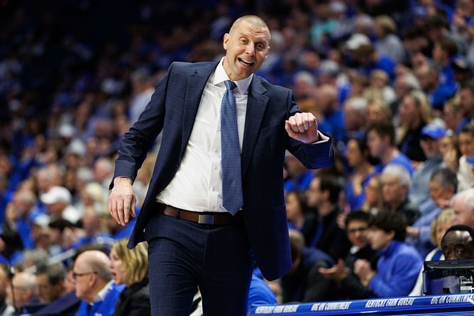"This is gonna be so fun!": "Hyped" Mark Pope reacts to Kentucky commits Jasper Johnson and Acaden Lewis' special appearance during Brown game