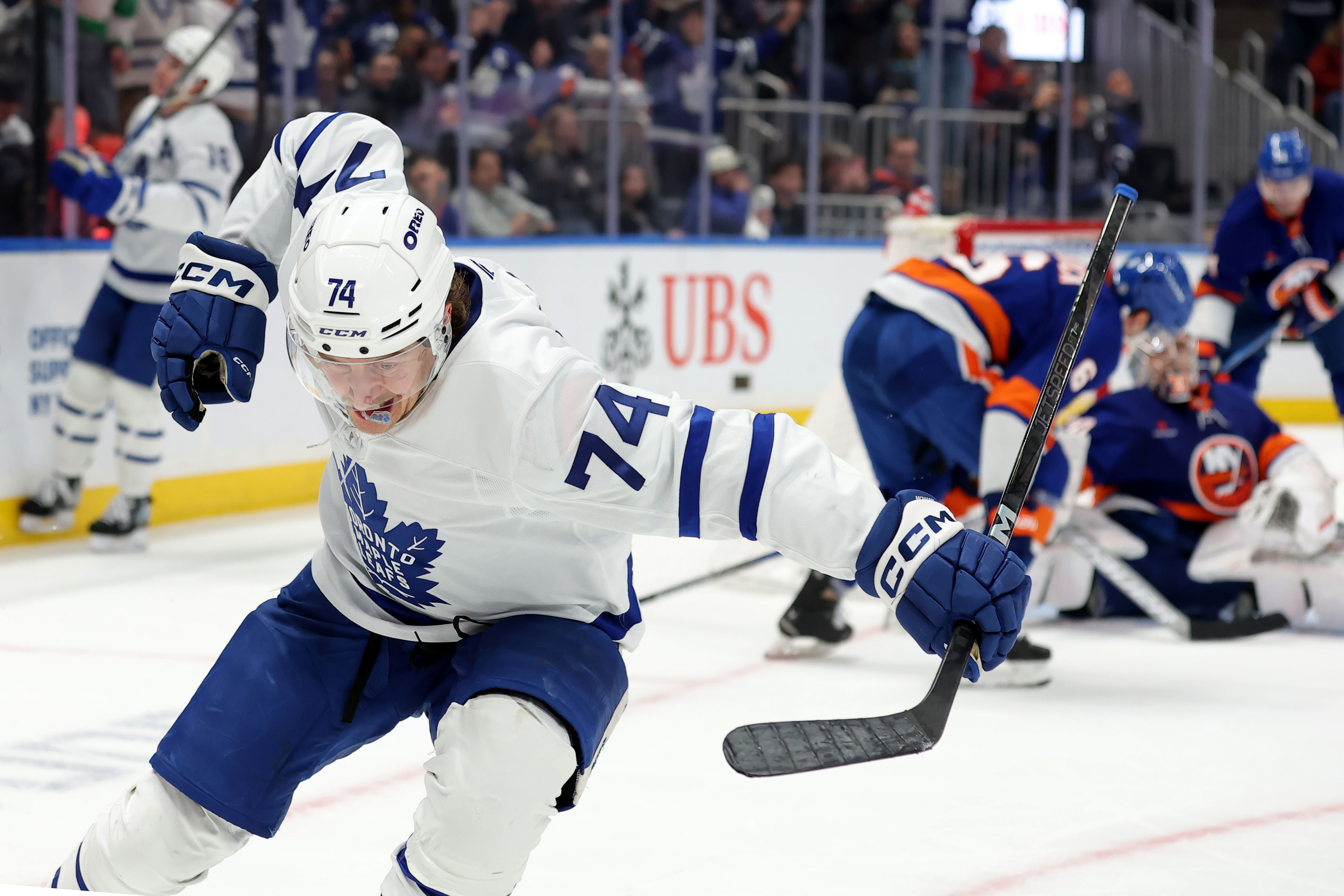 NHL: Toronto Maple Leafs at New York Islanders - Source: Imagn