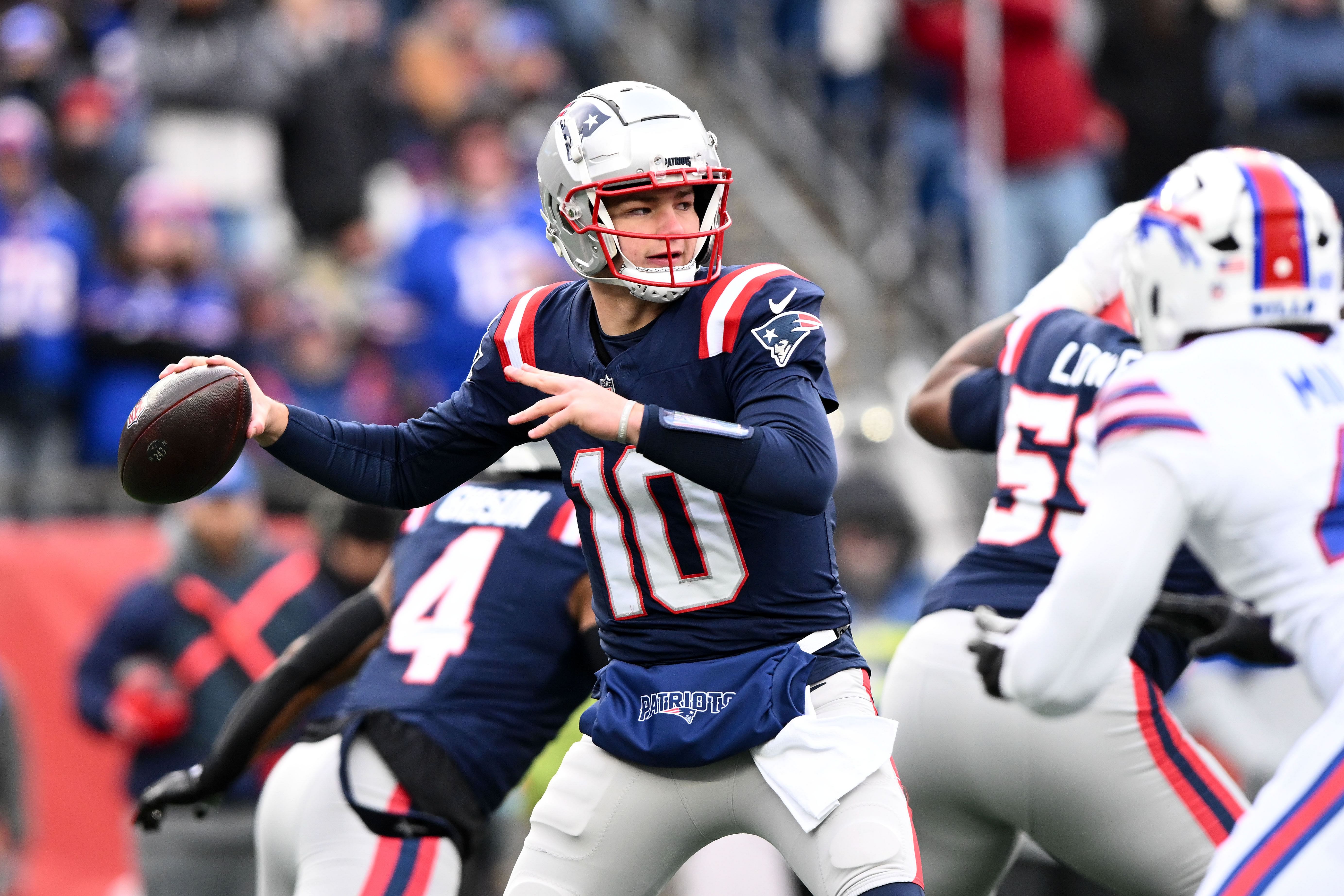 New England Patriots quarterback Drake Maye (10) during an NFL game. (Credits: IMAGN)