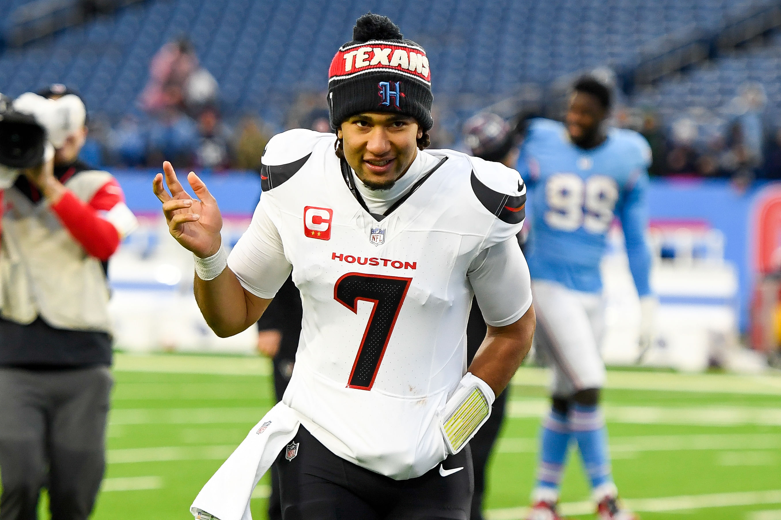 NFL: Houston Texans quarterback C.J. Stroud waves to the crowd - Source: Imagn