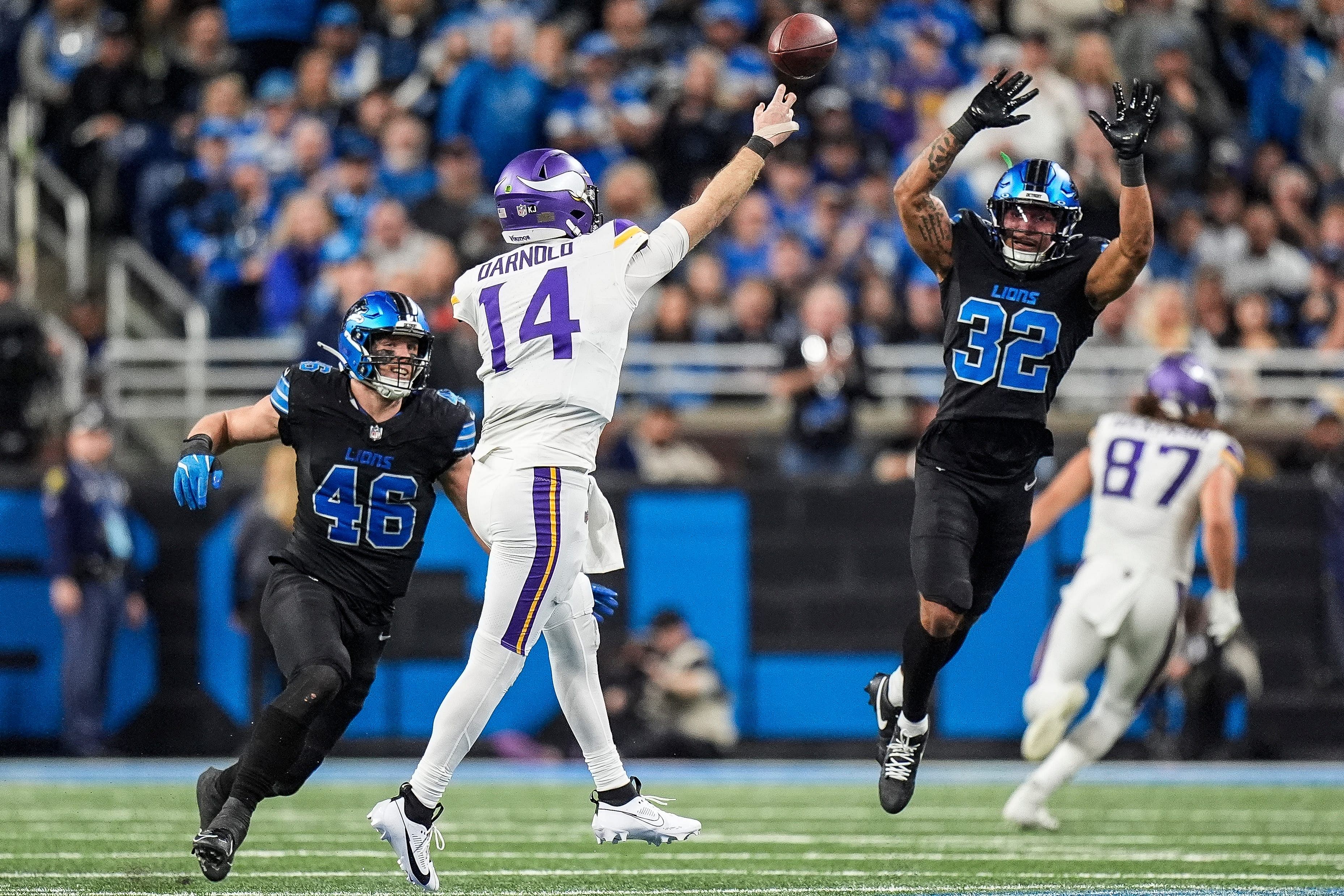 Quarterback Sam Darnold in action for Minnesota Vikings against Detroit Lions in an NFL game. (Credits: IMAGN)