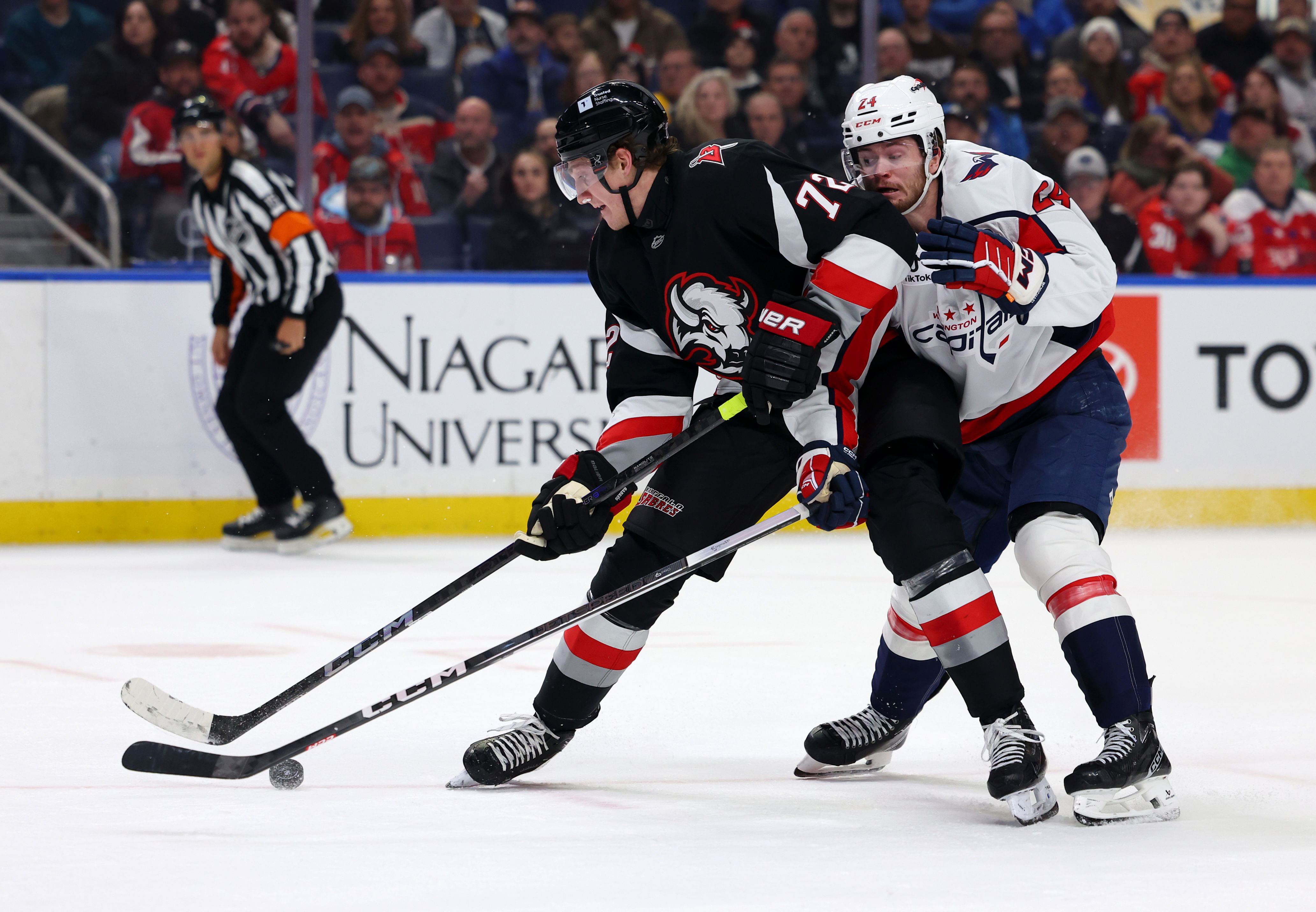 NHL: Washington Capitals at Buffalo Sabres - Source: Imagn