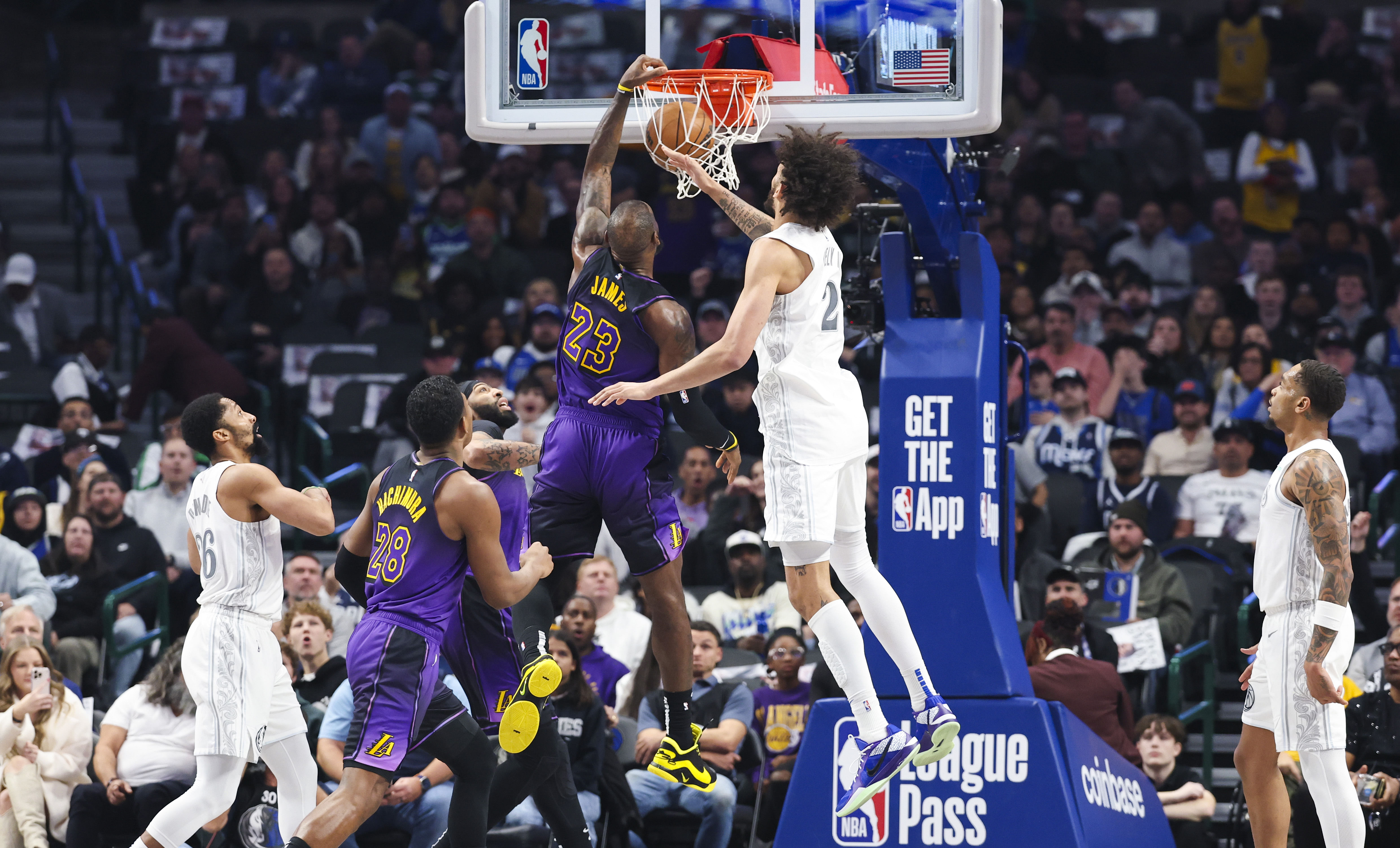 LA Lakers superstar LeBron James&#039; emphatic slam (Image Source: Imagn)