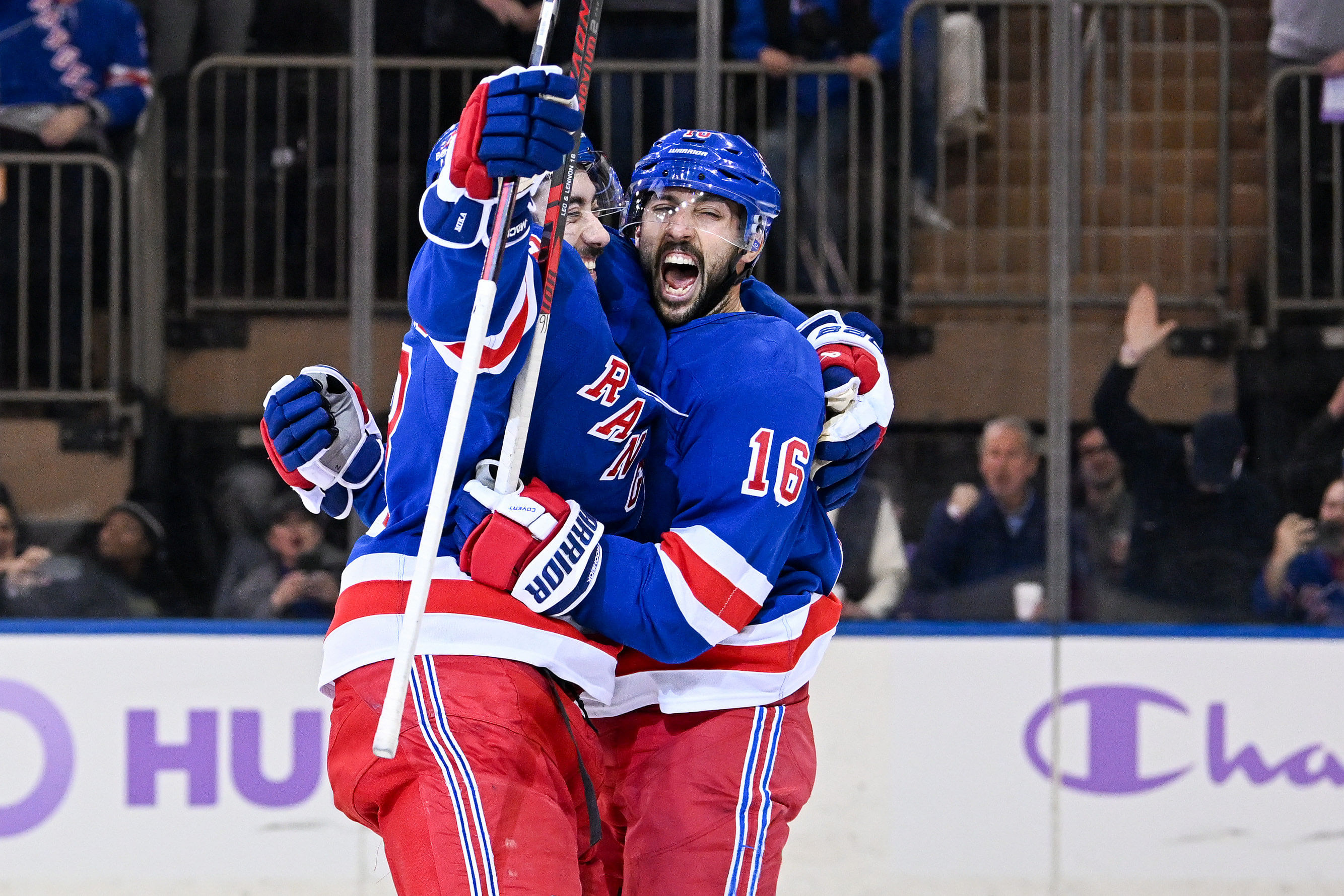 The New York Rangers play the New Jersey Devils (Imagn)