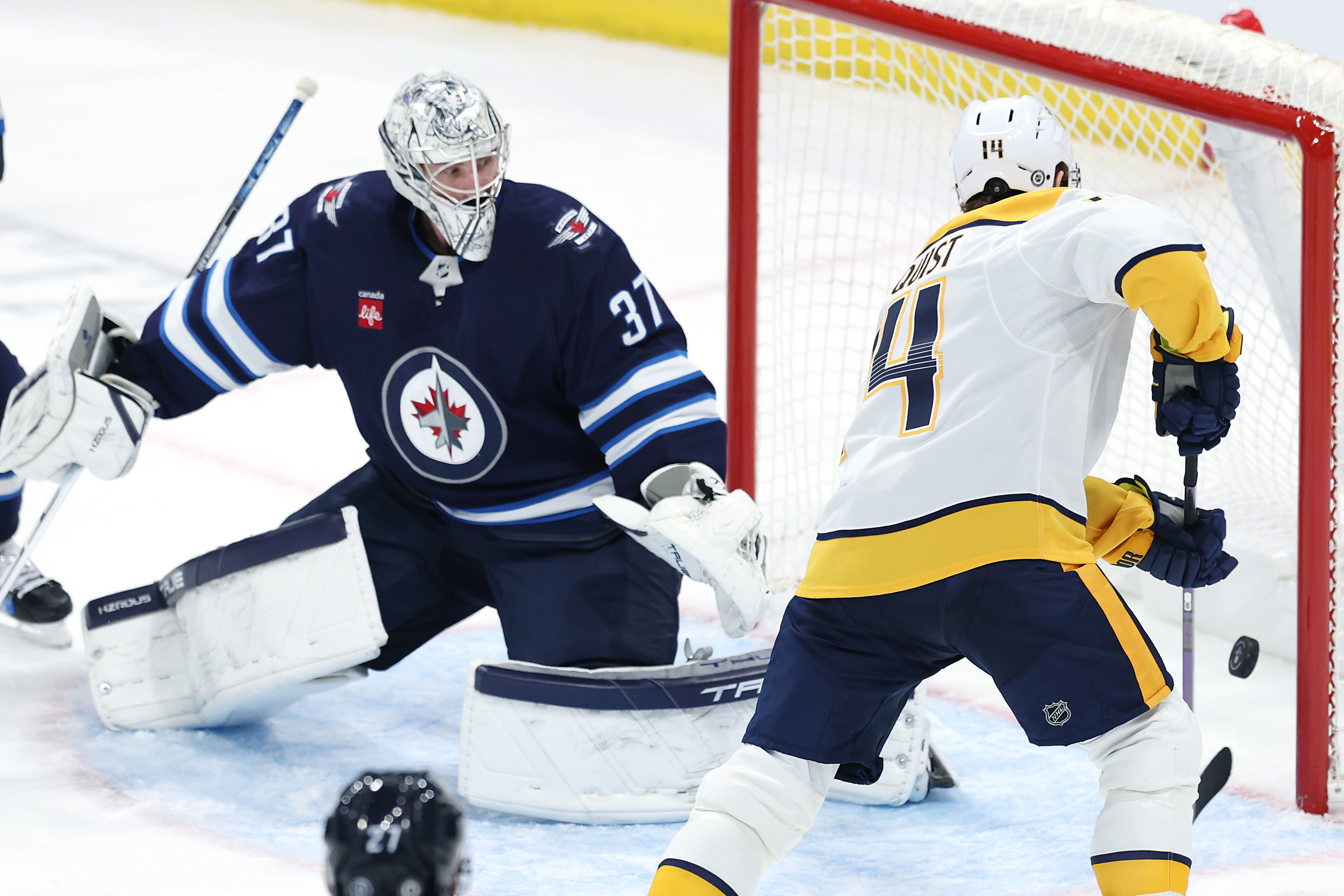 Connor Hellebuyck won his 300th game (Imagn)