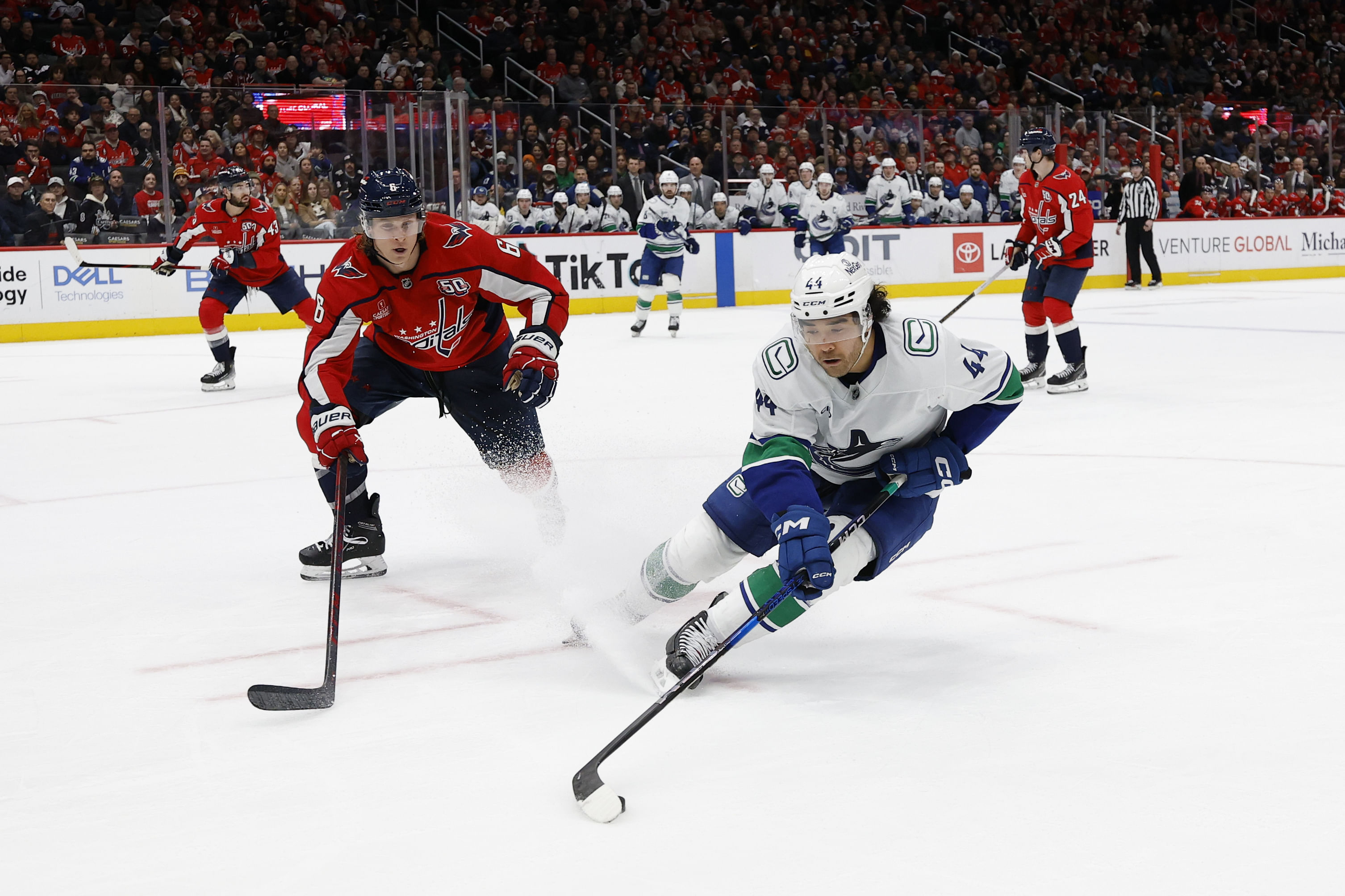 NHL: Vancouver Canucks at Washington Capitals - Source: Imagn