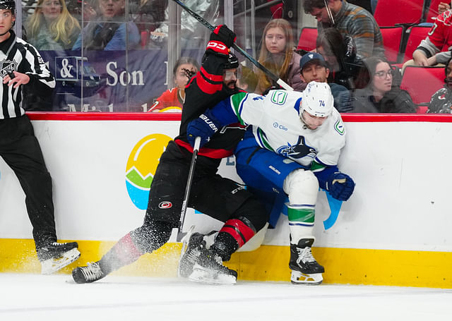 NHL: Vancouver Canucks at Carolina Hurricanes - Source: Imagn