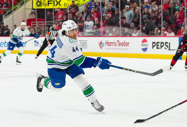 NHL: Vancouver Canucks at Carolina Hurricanes - Source: Imagn