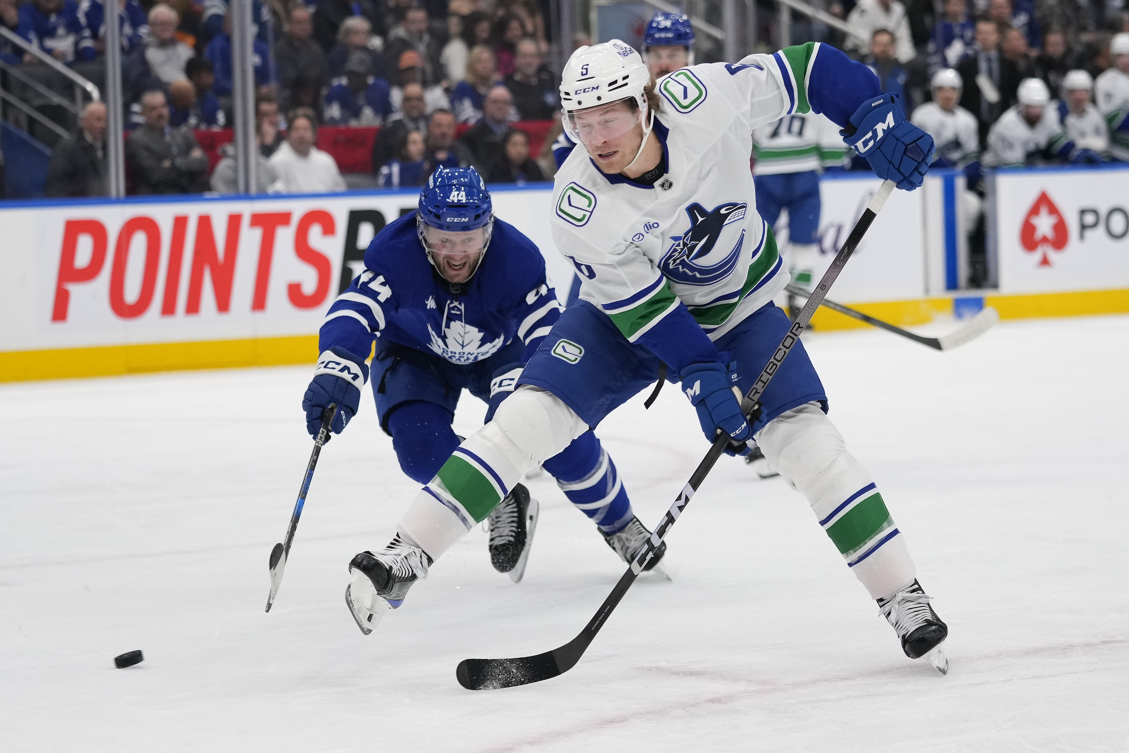 NHL: Vancouver Canucks at Toronto Maple Leafs - Source: Imagn