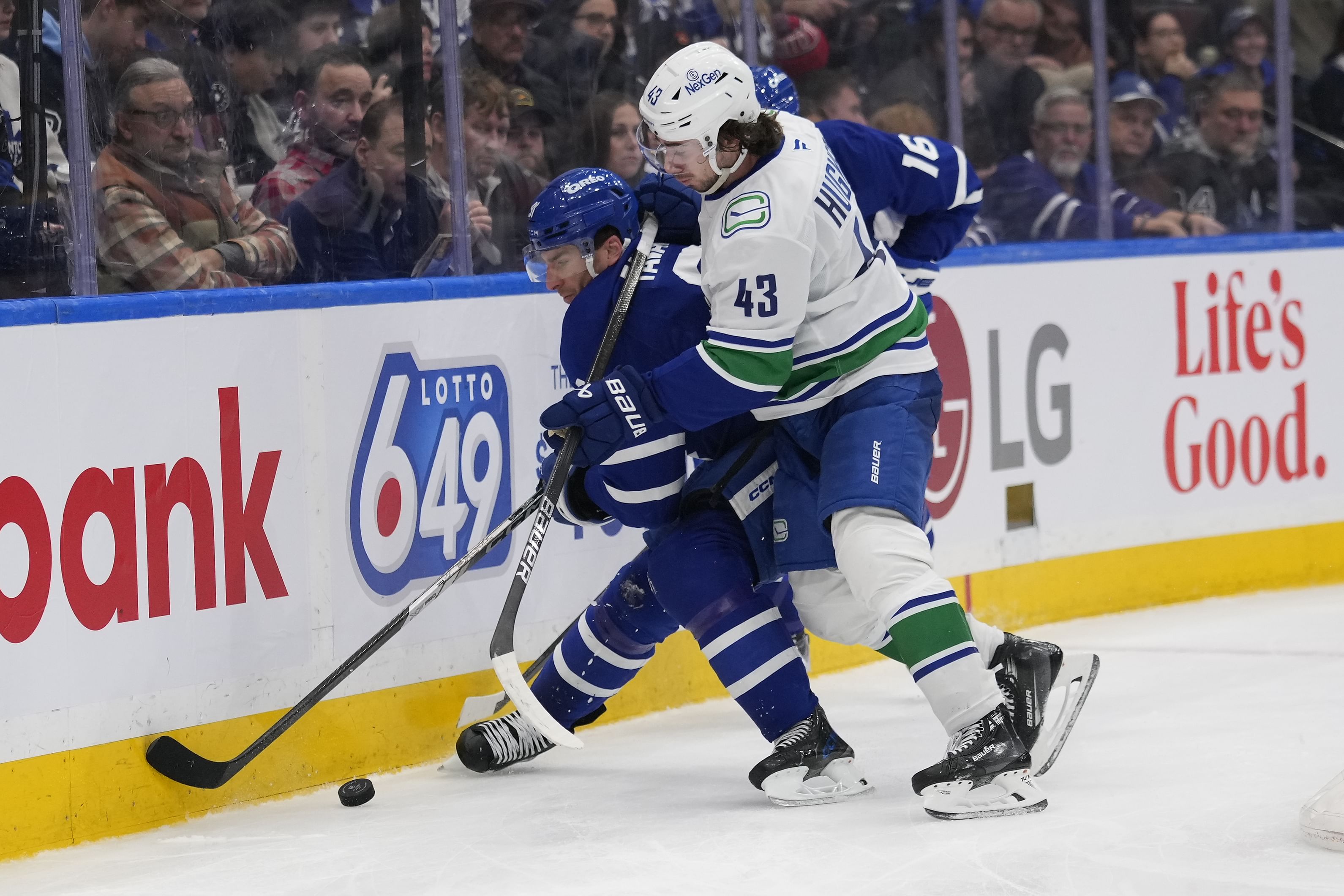 NHL: Vancouver Canucks at Toronto Maple Leafs - Source: Imagn