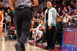 “She has done things that you can only imagine”: Dawn Staley gives legendary Pat Summitt her flowers