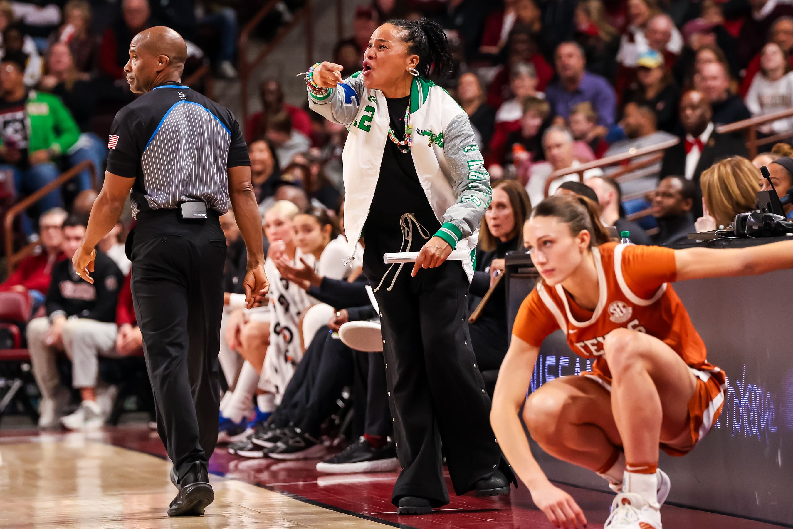 South Carolina Gamecocks head coach Dawn Staley directs her team against the Texas Longhorns in the first half at Colonial Life Arena. Photo: Imagn