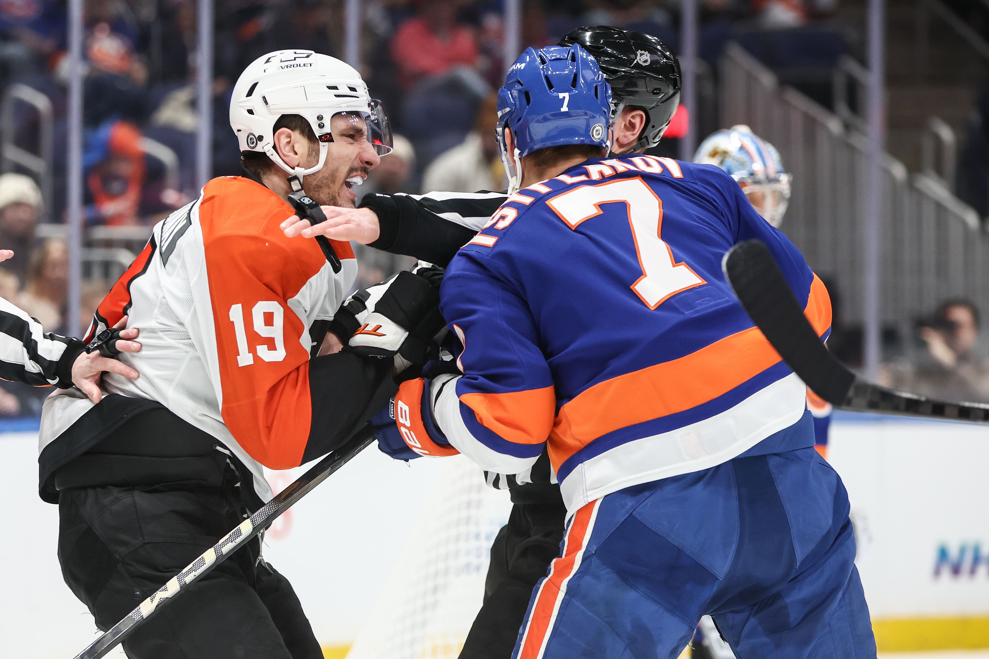 NHL: Philadelphia Flyers at New York Islanders - Source: Imagn