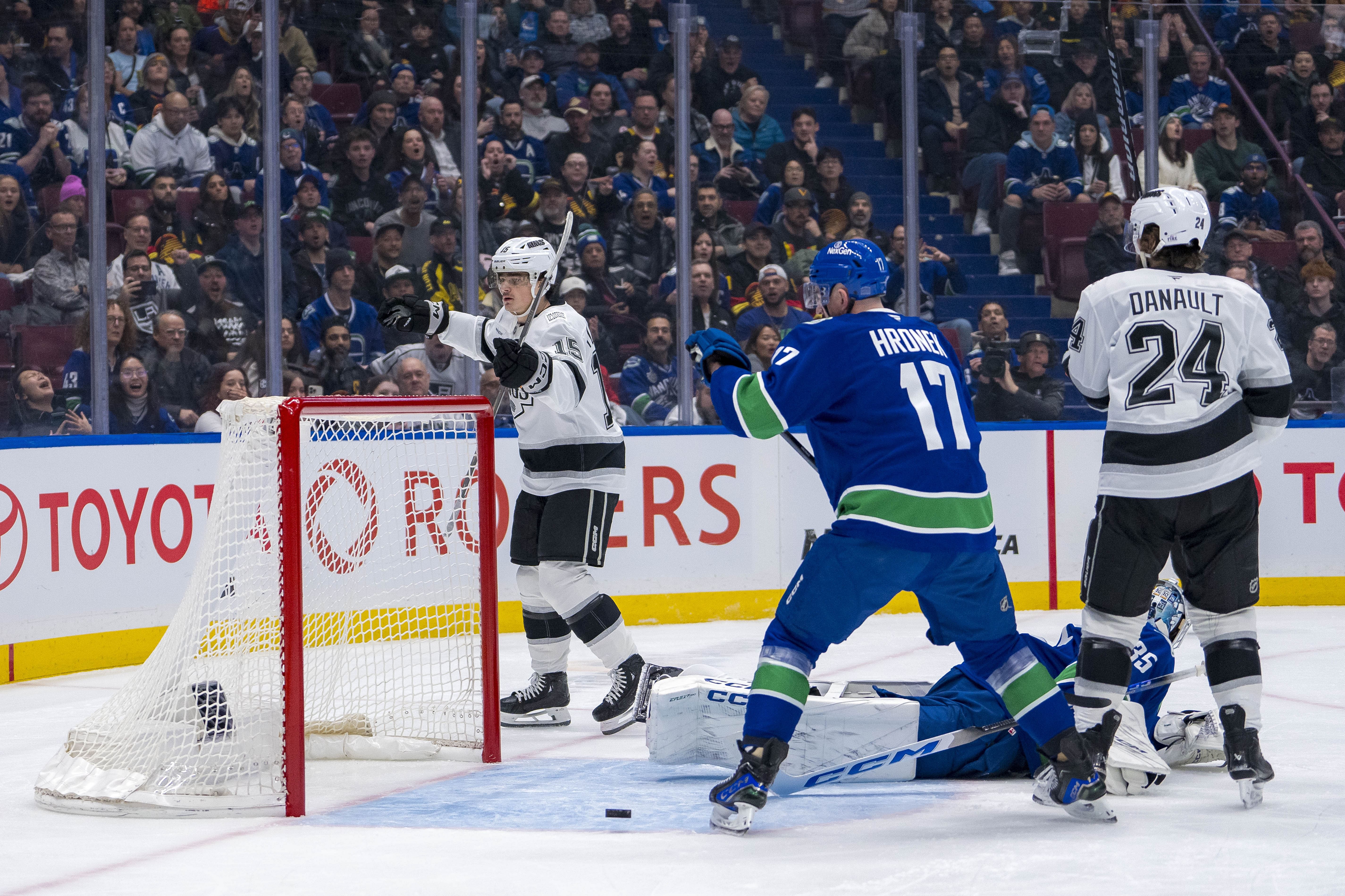 NHL: Los Angeles Kings at Vancouver Canucks - Source: Imagn