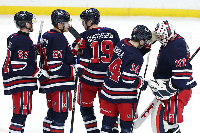 NHL analyst Bryan Hayes opines Jets have better shot than Maple Leafs at ending Canada's longstanding Cup drought