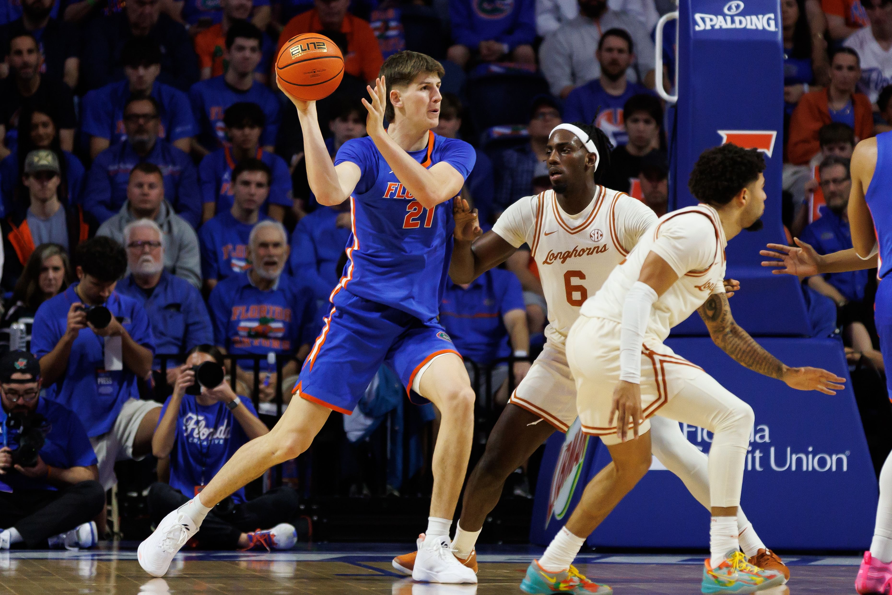 NCAA Basketball: Texas at Florida - Source: Imagn